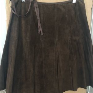Suede pleated brown above knee skirt